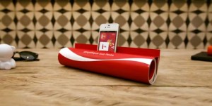 Coca-Cola-Print-Ad-Becomes-An-iPhone-Speaker-990x500