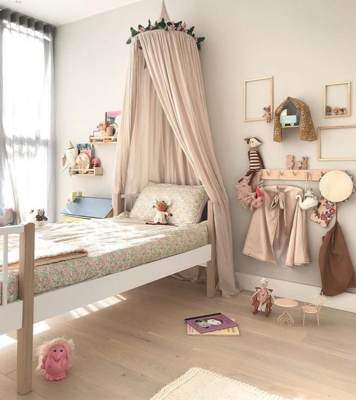 gallery-wall-kids-room-3