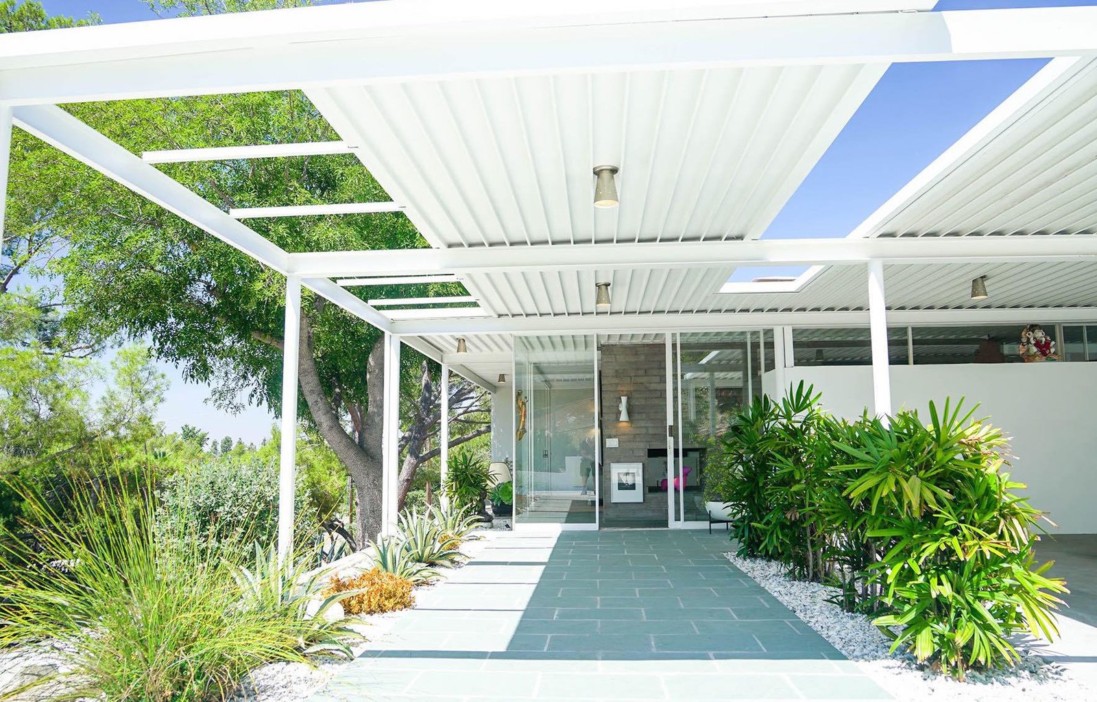 passionate-about-midcentury-modern-architecture-and-furniture-purchased-the-scott-house-from-aurora-who-was-94-years-old-at-the-time-and-sensitively-restored-it-in-a-way-that-w