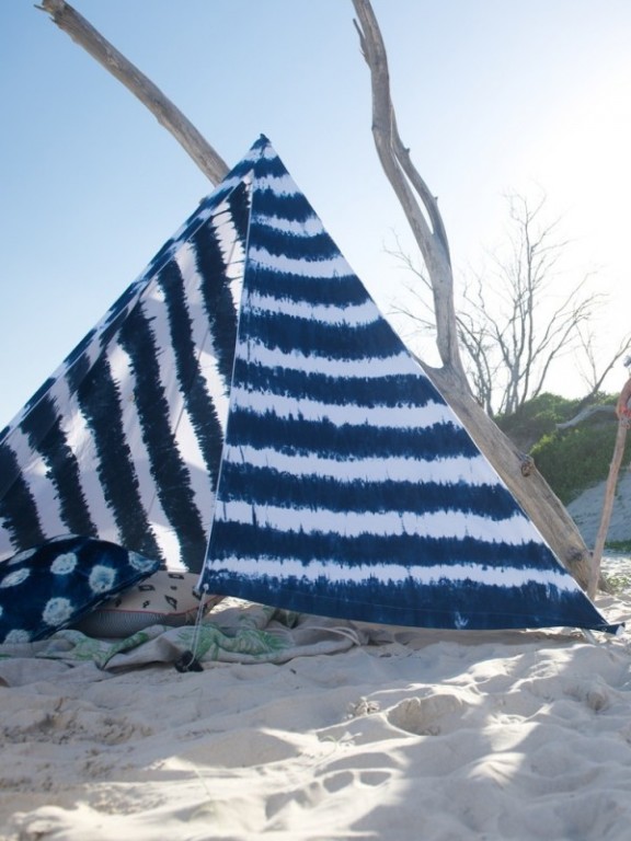 blue-deco-lifestyle-tipi-sur-la-plage-3.jpg
