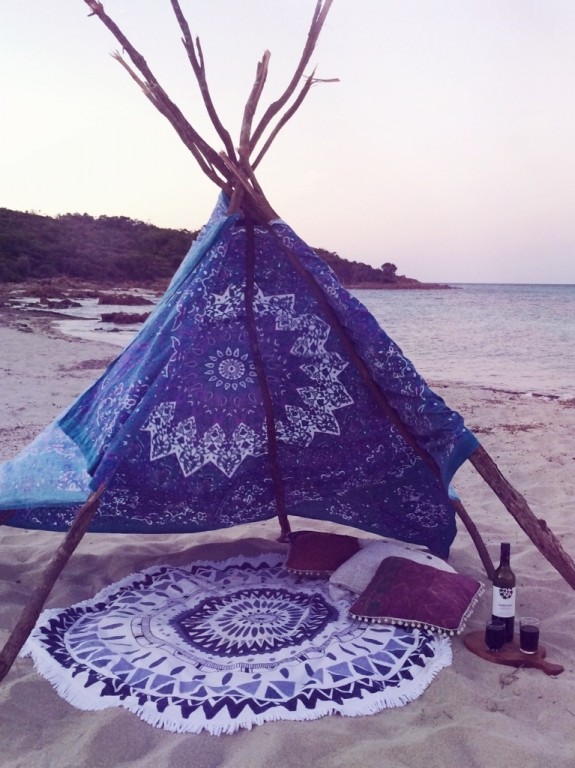 -deco-lifestyle-tipi-sur-la-plage-2.jpg