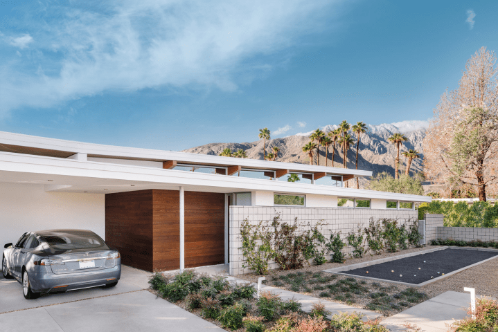 axiom desert house 19