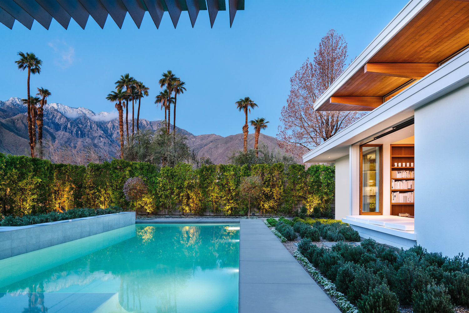 axiom desert house 8